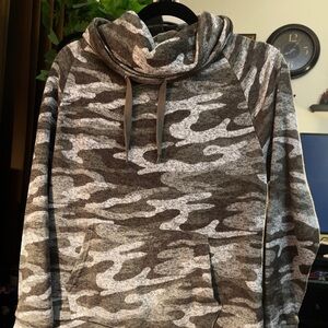 Derek Heart Brown Camouflage Hoodie